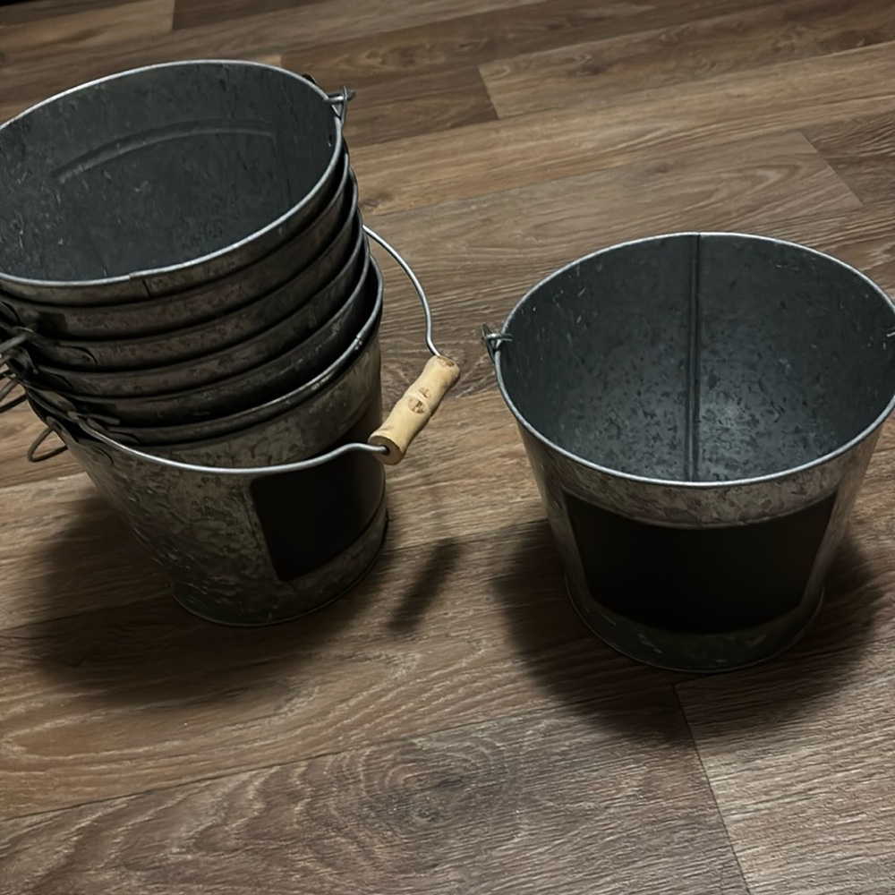 8 metal pails